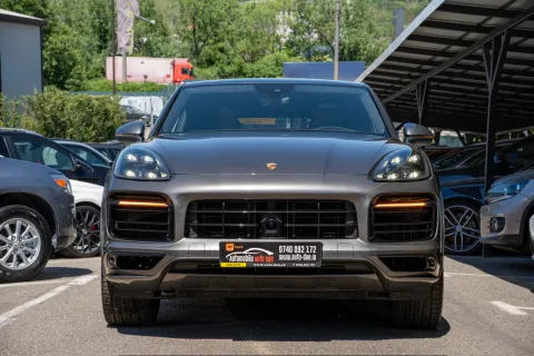 Porsche Cayenne — poza 2