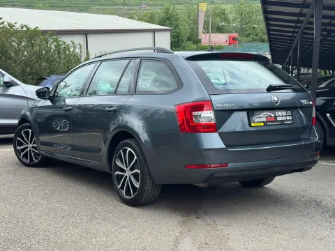 Skoda Octavia — poza 2