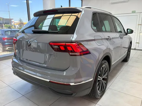 Volkswagen Tiguan — poza 3