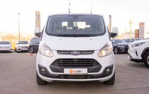 Ford Tourneo Custom 2.2L Duratorq-TDCi — poza 2
