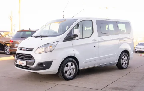 Ford Tourneo Custom 2.2L Duratorq-TDCi — poza 3