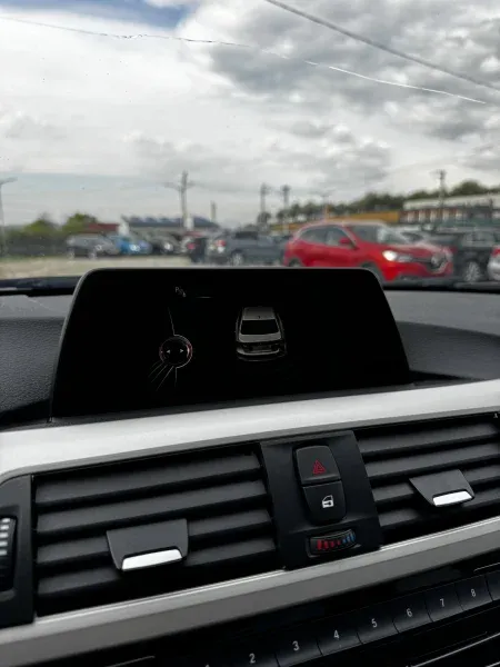 BMW 320i 2.0 benzină automat — poza 3