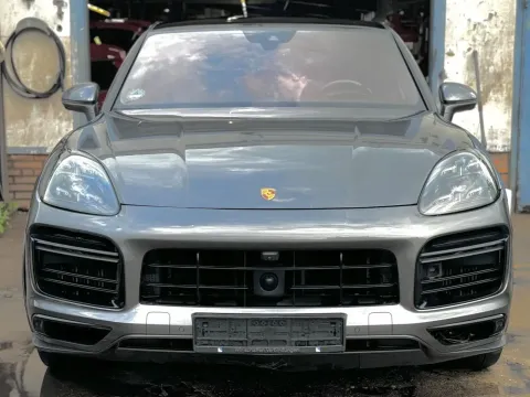 Porsche Cayenne — poza 2