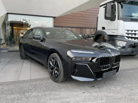 BMW 740