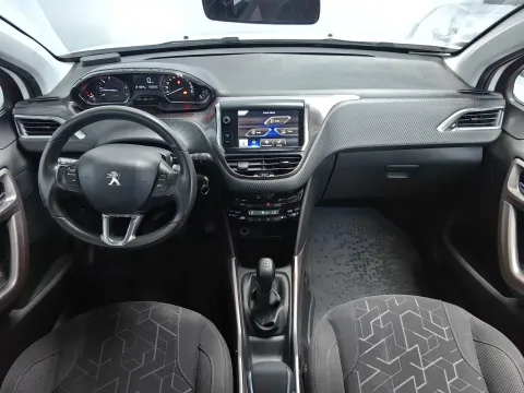 Peugeot 2008 — poza 3