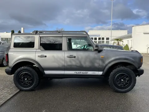 Ford Bronco — poza 3