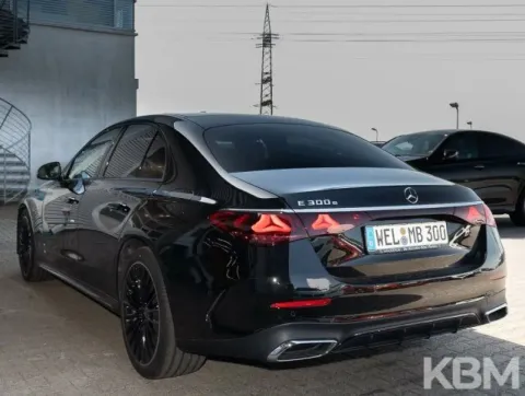 Mercedes-Benz E 300 — poza 2
