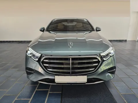 Mercedes-Benz E 200 — poza 2