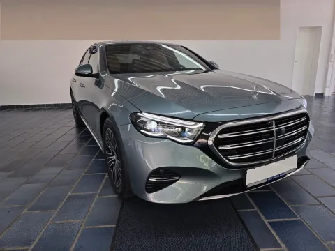 Mercedes-Benz E 200 — poza 3