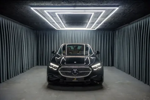 Mercedes-Benz E 200 — poza 2