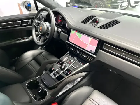 Porsche Cayenne — poza 2