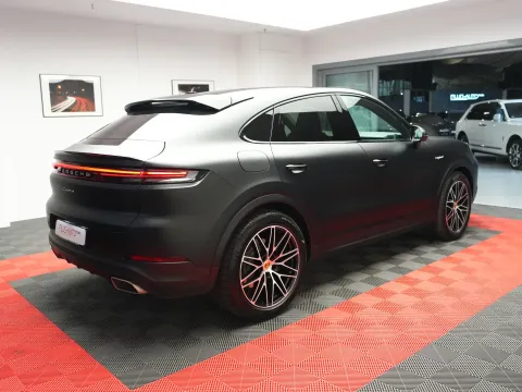 Porsche Cayenne — poza 2