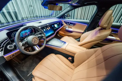 Mercedes-Benz E 200 — poza 2