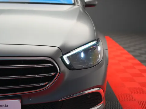 Mercedes-Benz E 300 — poza 2