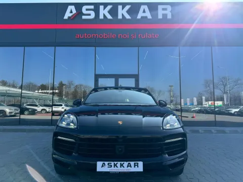 Porsche Cayenne — poza 2