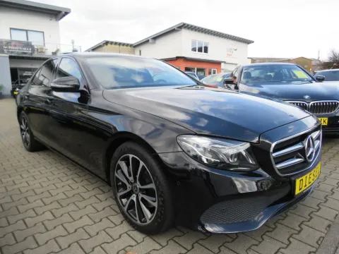 Mercedes-Benz E 220 — poza 3