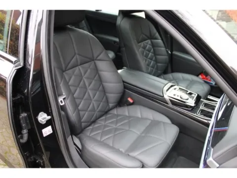 BMW 740 — poza 3