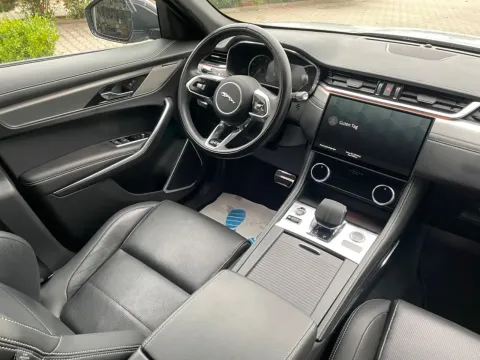Jaguar F-Pace — poza 2