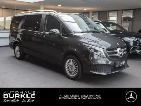 Mercedes-Benz V 220