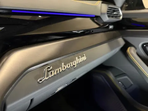 Lamborghini Urus — poza 2