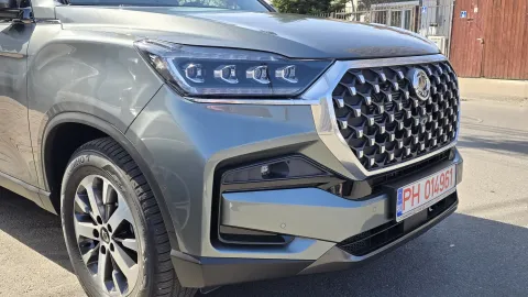Ssangyong Rexton — poza 3