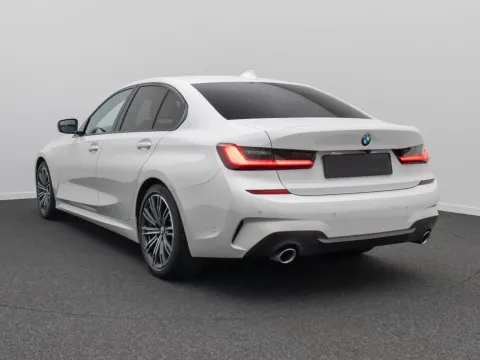 BMW 330 — poza 3