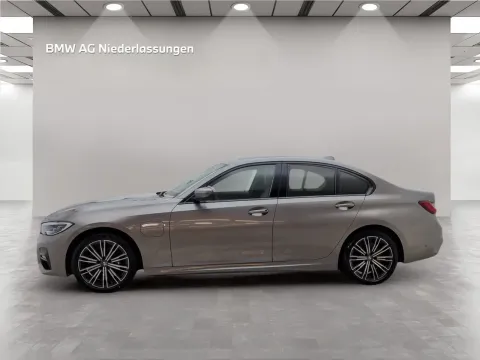 BMW 330 — poza 3