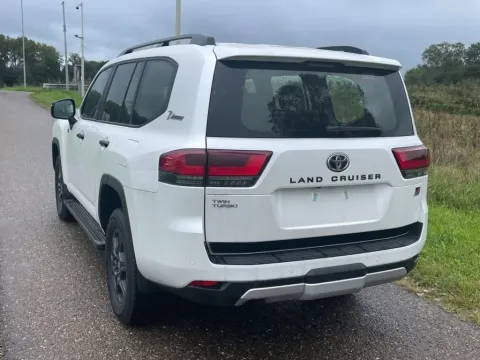 Toyota Land Cruiser — poza 3