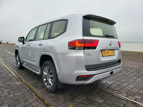 Toyota Land Cruiser — poza 2