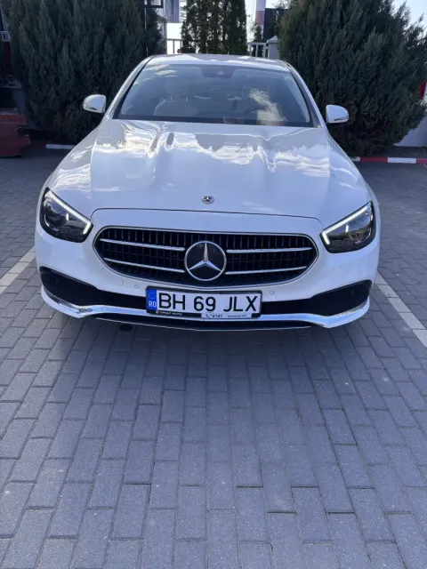 Mercedes-Benz E 300 — poza 3