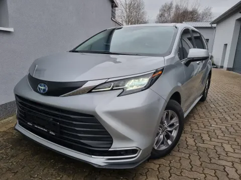 Toyota Sienna — poza 2