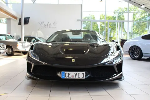 Ferrari F8 — poza 2