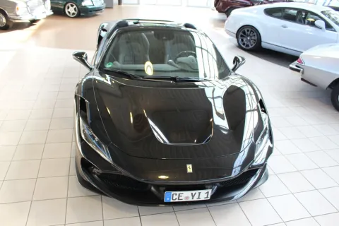Ferrari F8 — poza 3
