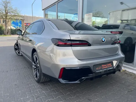 BMW 740 — poza 3