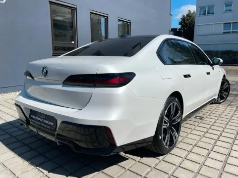 BMW 740 — poza 3