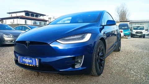 Tesla Model X — poza 2
