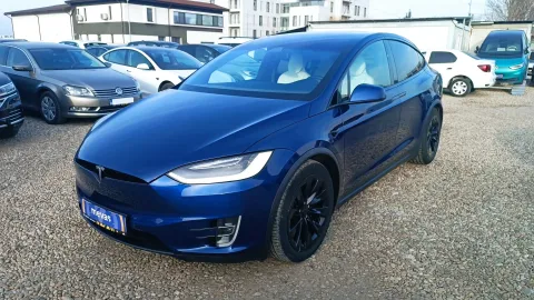 Tesla Model X — poza 3