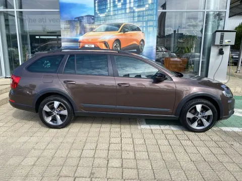 Skoda Octavia — poza 3