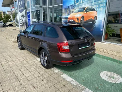 Skoda Octavia — poza 2
