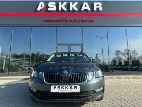 Skoda Octavia — poza 2