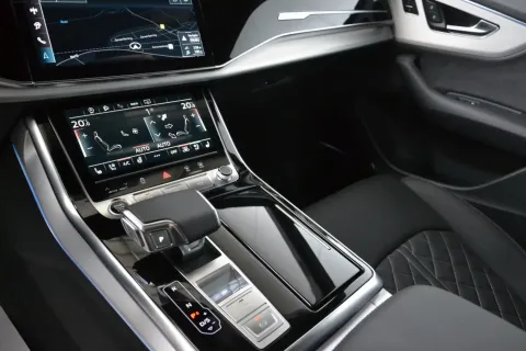Audi Q8 — poza 2