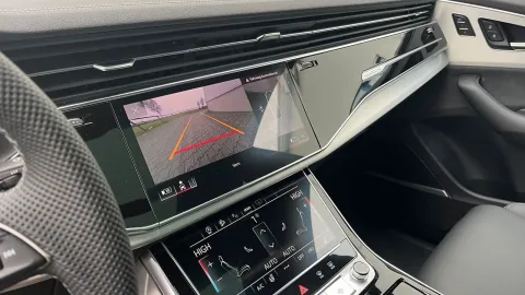 Audi Q8 — poza 2
