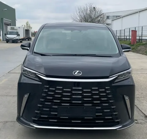 Lexus Lm