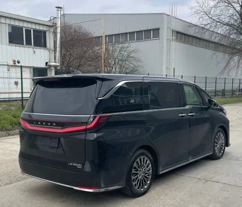 Lexus Lm — poza 3