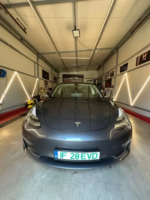 Tesla Model 3 — poza 2