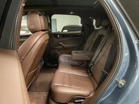Porsche Cayenne — poza 2