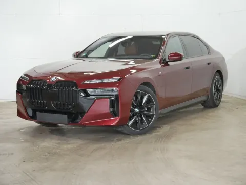 BMW 750 — poza 2