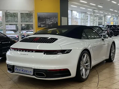 Porsche 992 — poza 3