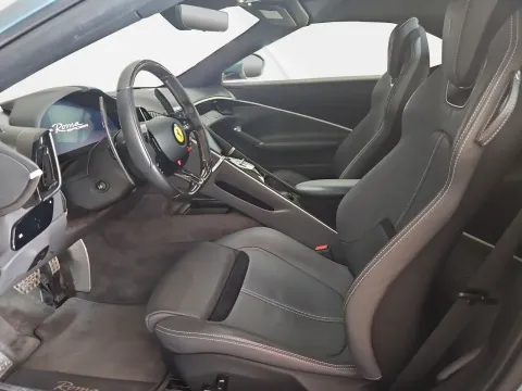 Ferrari Roma — poza 2