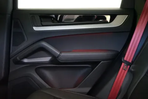 Porsche Cayenne — poza 3